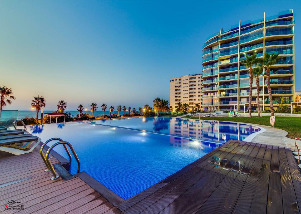 Torrevieja - Punta Prima Sea Senses Apartment Bagian luar foto