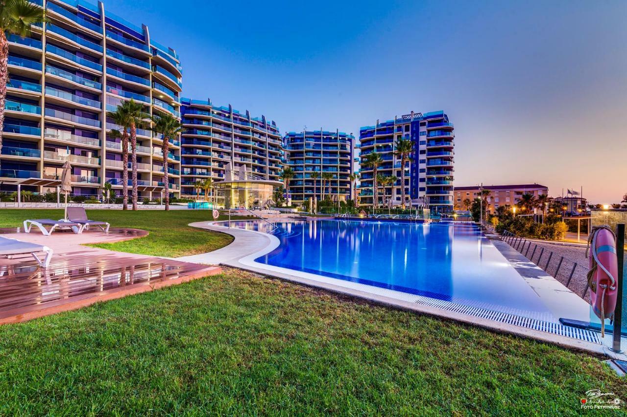 Torrevieja - Punta Prima Sea Senses Apartment Bagian luar foto