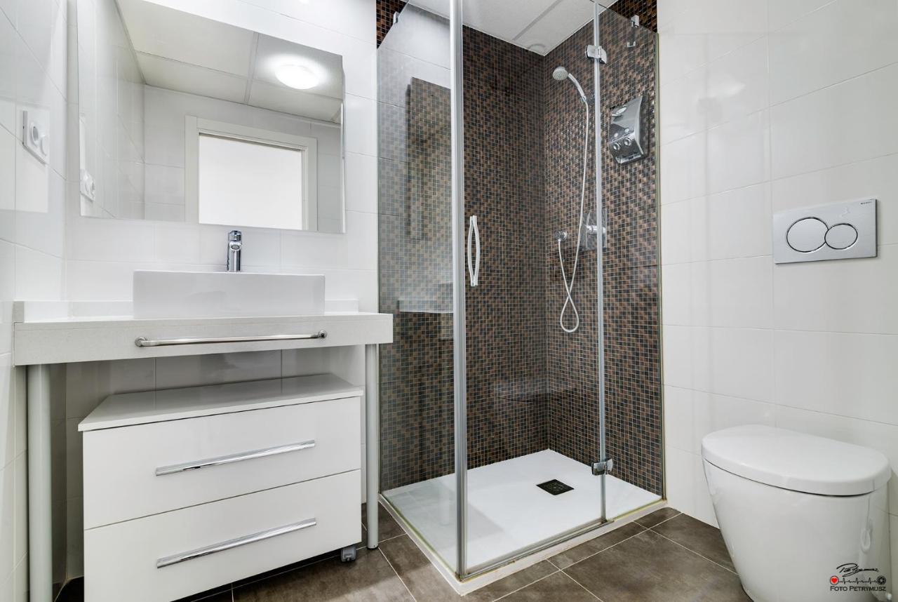 Torrevieja - Punta Prima Sea Senses Apartment Bagian luar foto